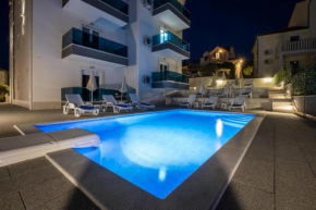 Apartments Dragan - with pool and seaview